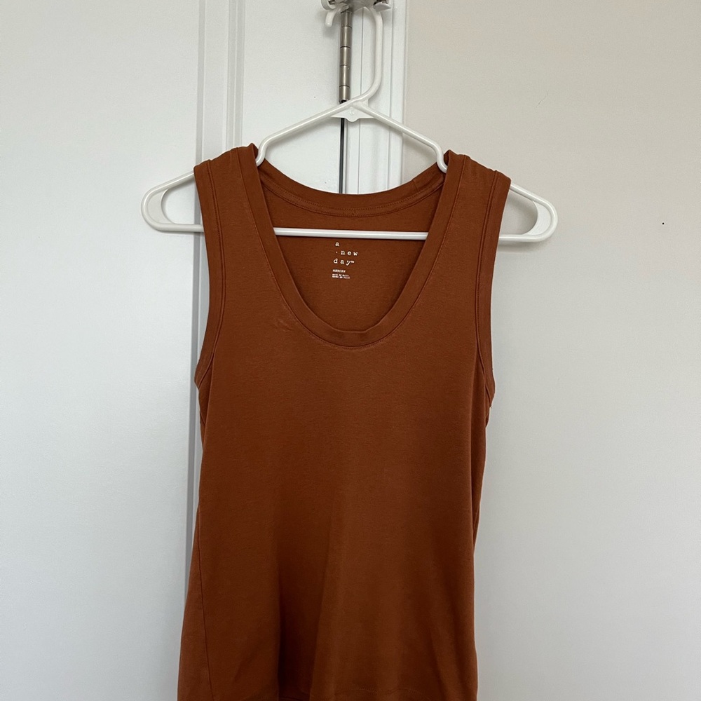a new day Rust Tank Top size M